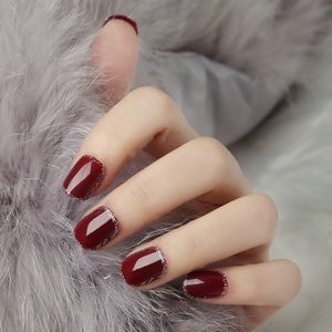 NWT - SHEIN 24pcs Short Oval Press On Nails, Red Burgundy Gold